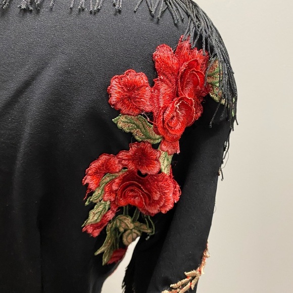 “Fringe and roses” jacket - Picture 12 of 12